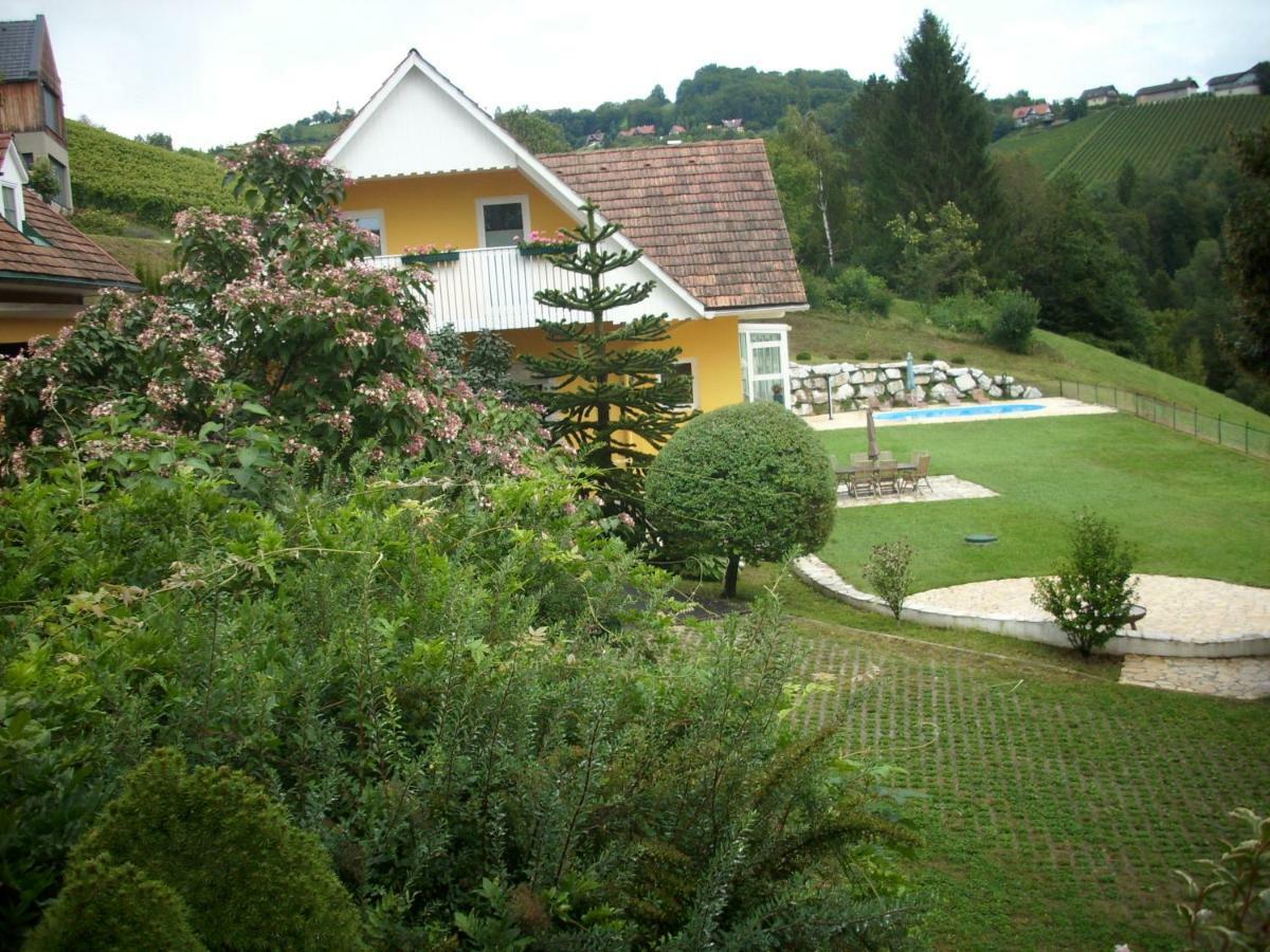 Gaestehaus Maxltoni Kitzeck im Sausal Bagian luar foto